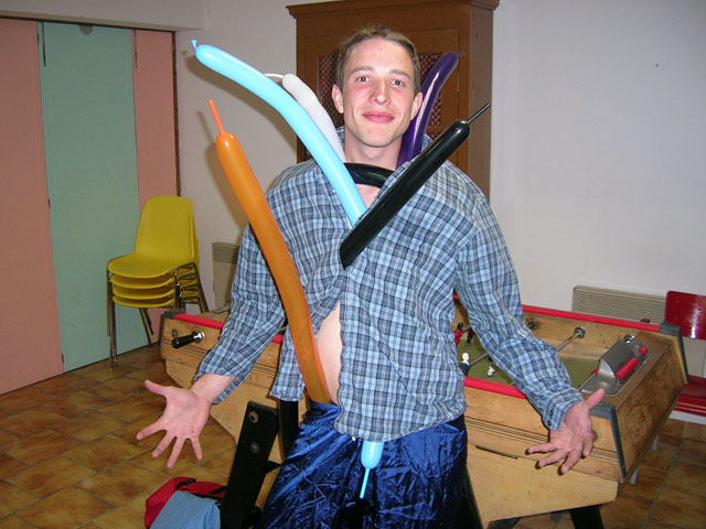 114 Raimund_als_Luftballonspeicher