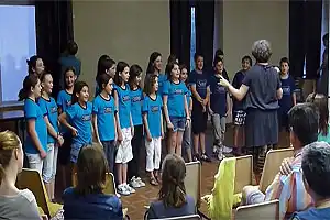 2011-Les-élèves-de-Privas-chantent